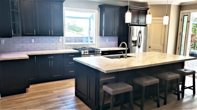 Ebony_Shaker_Kitchen_Remodel_1